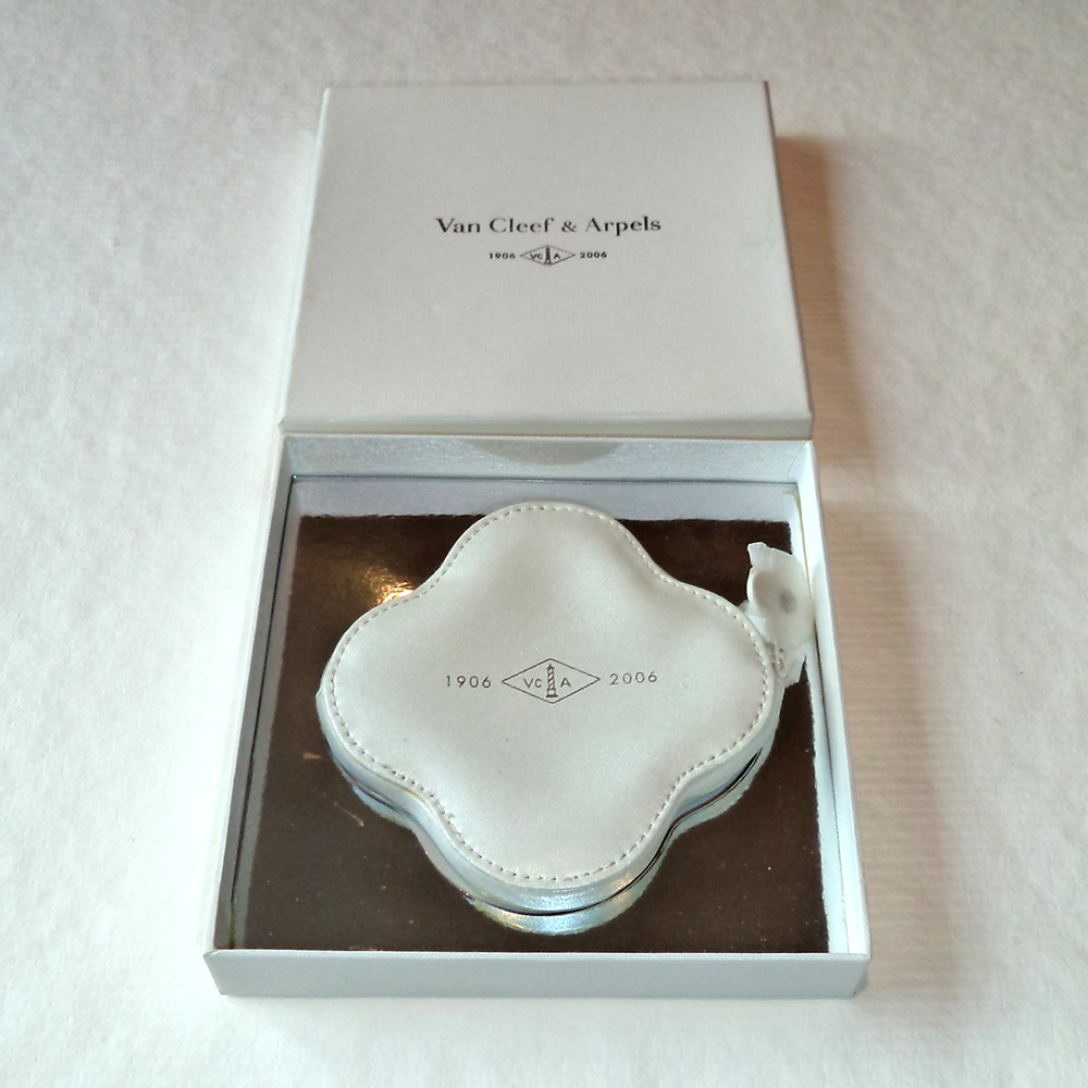 Van Cleef & Arpels Small Alhambra Coin Purse With Gift Box